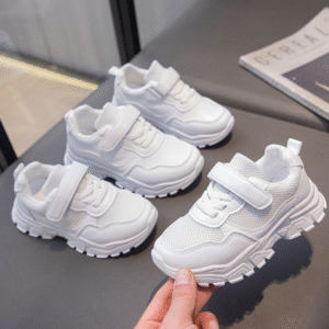 Children's soft-soled sports shoes